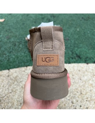 UGG Tasman